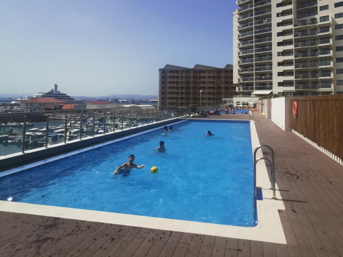 Kings Wharf Quay29 - Large Studio Apartment With 3 Pools - Gym - Rock Views - Holiday And Short Let Apartments In Gibraltár Kültér fotó