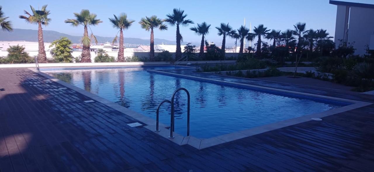 Kings Wharf Quay29 - Large Studio Apartment With 3 Pools - Gym - Rock Views - Holiday And Short Let Apartments In Gibraltár Kültér fotó