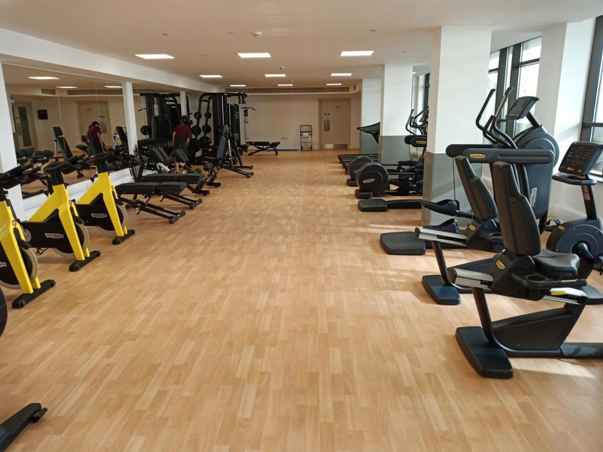 Kings Wharf Quay29 - Large Studio Apartment With 3 Pools - Gym - Rock Views - Holiday And Short Let Apartments In Gibraltár Kültér fotó