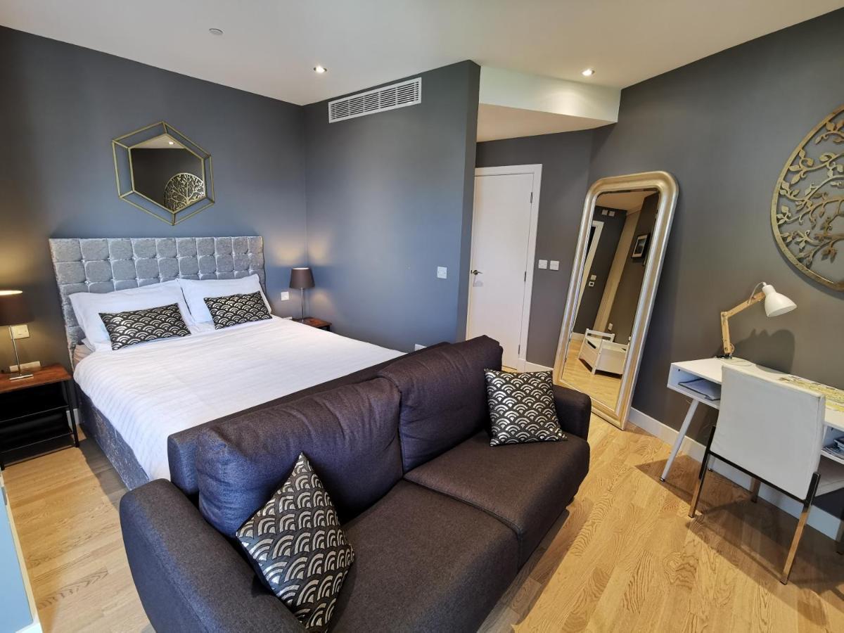 Kings Wharf Quay29 - Large Studio Apartment With 3 Pools - Gym - Rock Views - Holiday And Short Let Apartments In Gibraltár Kültér fotó